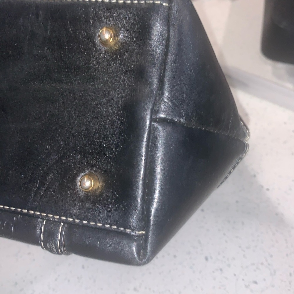 Gucci Vintage Black leather Debossed Shoulder Bag with Gold Hardware RARE - Picture 7 of 16